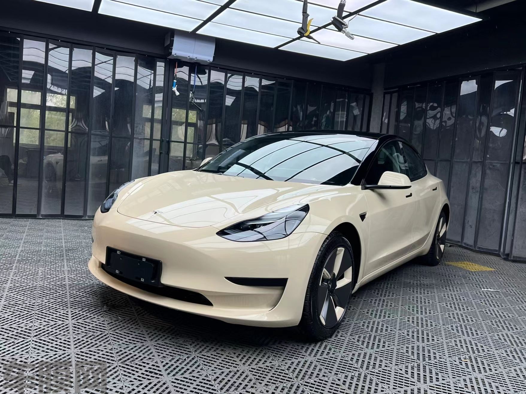 特斯拉Model 3 卡其米兰改色膜 效果图
