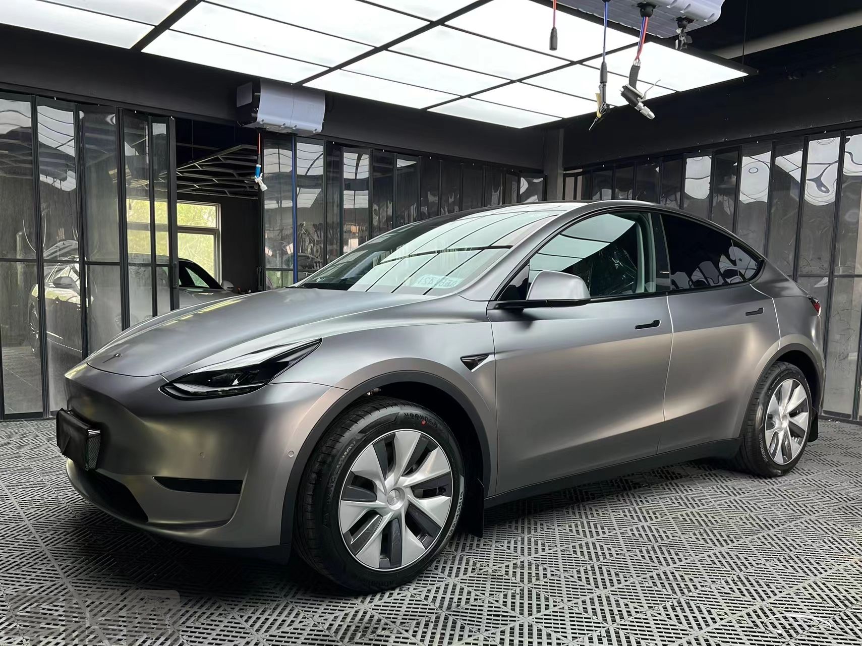 特斯拉Model Y AMG山灰改色膜 效果图