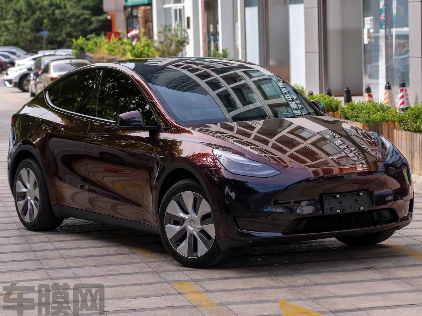 特斯拉Model Y 黑魅红改色膜 效果图