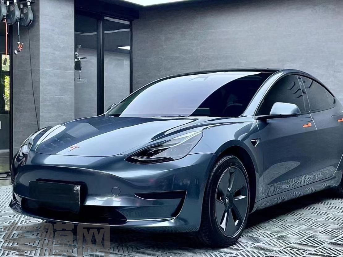 特斯拉Model 3 月光石灰改色膜 效果图