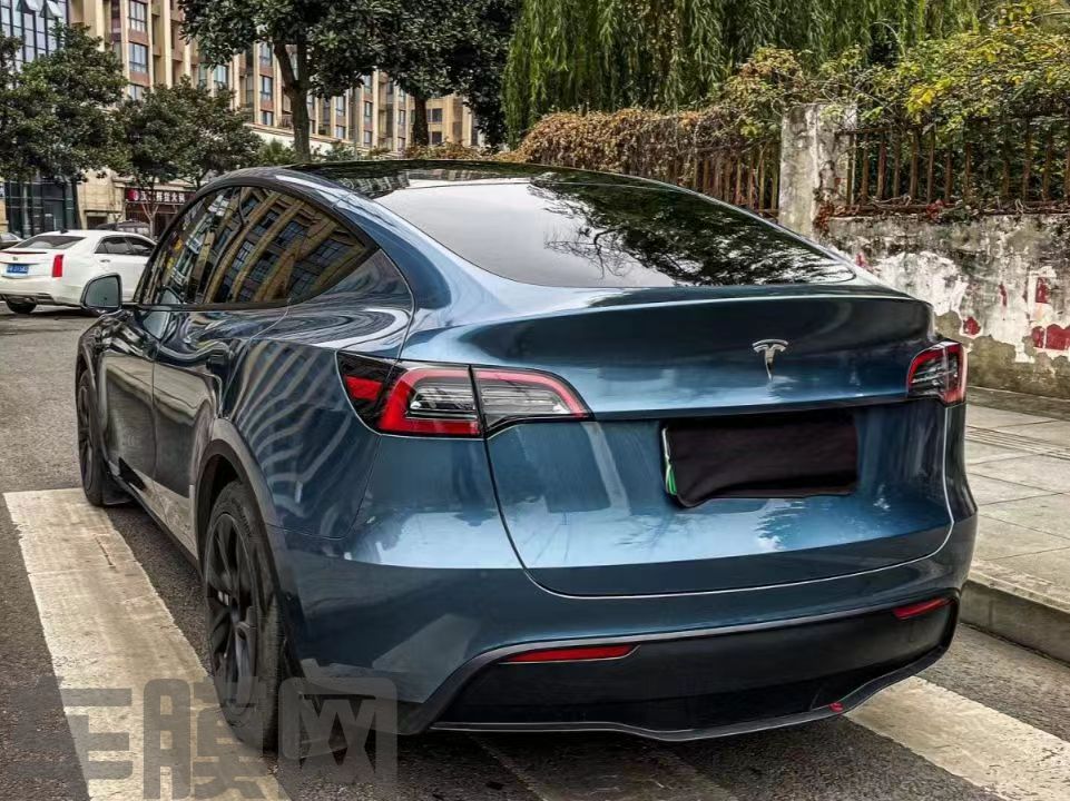 特斯拉Model Y 拜伦湾蓝改色膜 效果图
