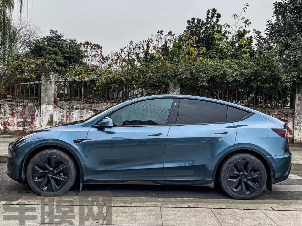 特斯拉Model Y 拜伦湾蓝改色膜 效果图