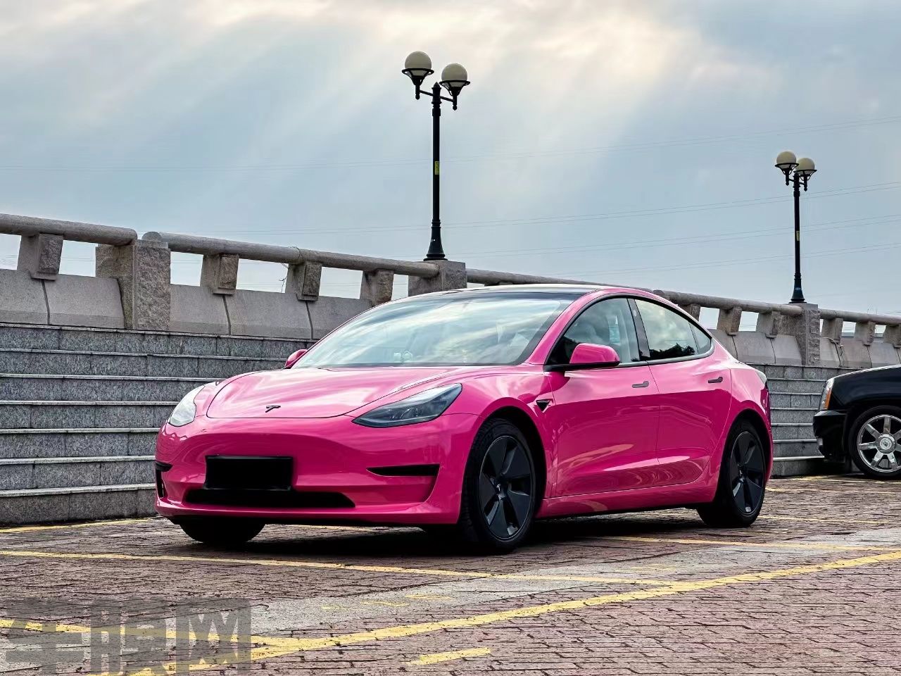 特斯拉Model 3 甜菜根紫改色膜 效果图