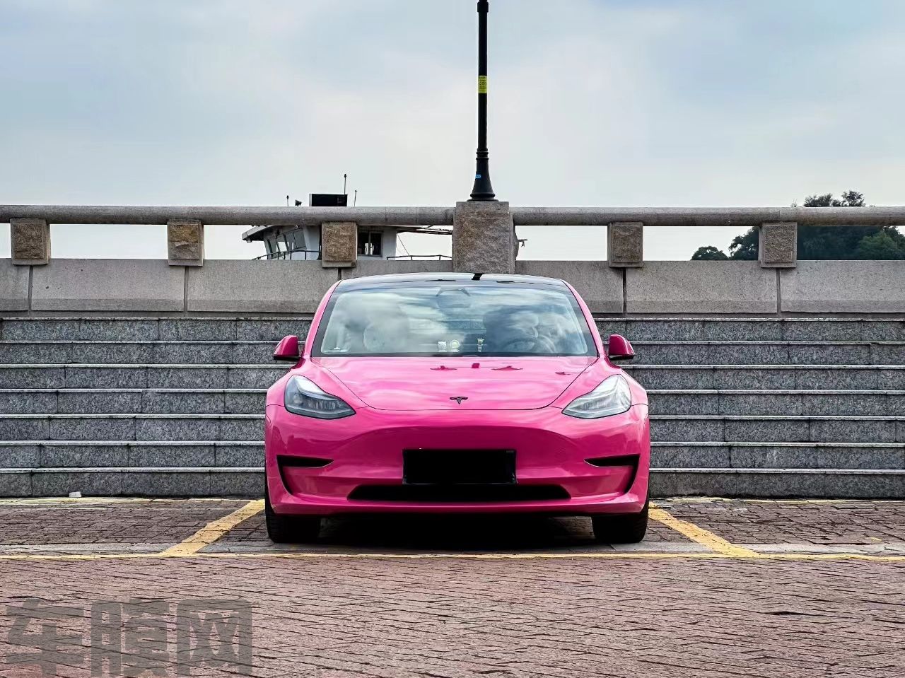 特斯拉Model 3 甜菜根紫改色膜 效果图