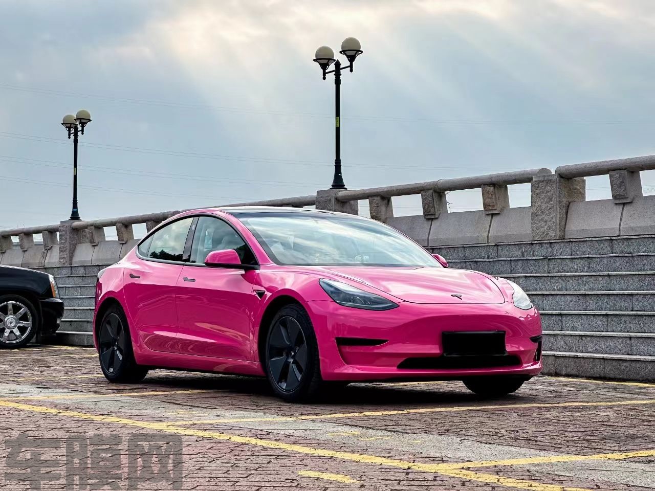 特斯拉Model 3 甜菜根紫改色膜 效果图