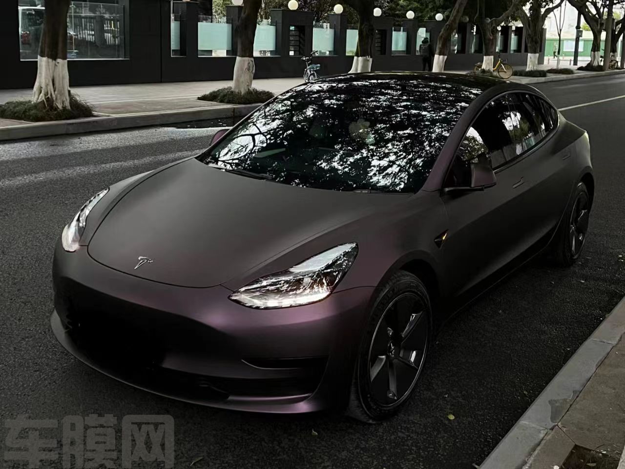 特斯拉Model 3 深邃紫改色膜 效果图