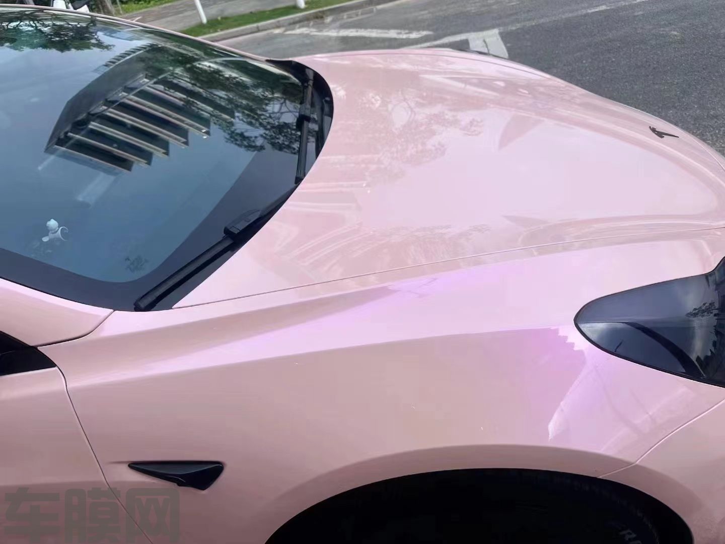 特斯拉Model 3 糖果胭脂粉改色膜 效果图
