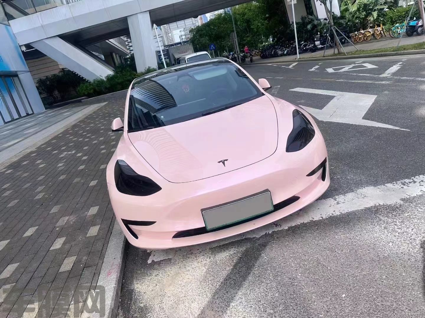 特斯拉Model 3 糖果胭脂粉改色膜 效果图