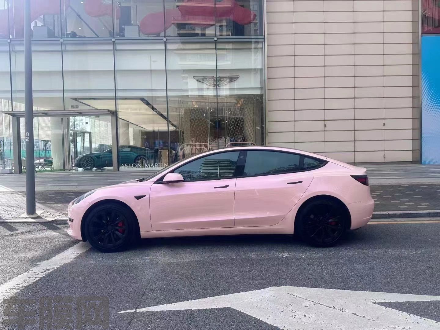 特斯拉Model 3 糖果胭脂粉改色膜 效果图