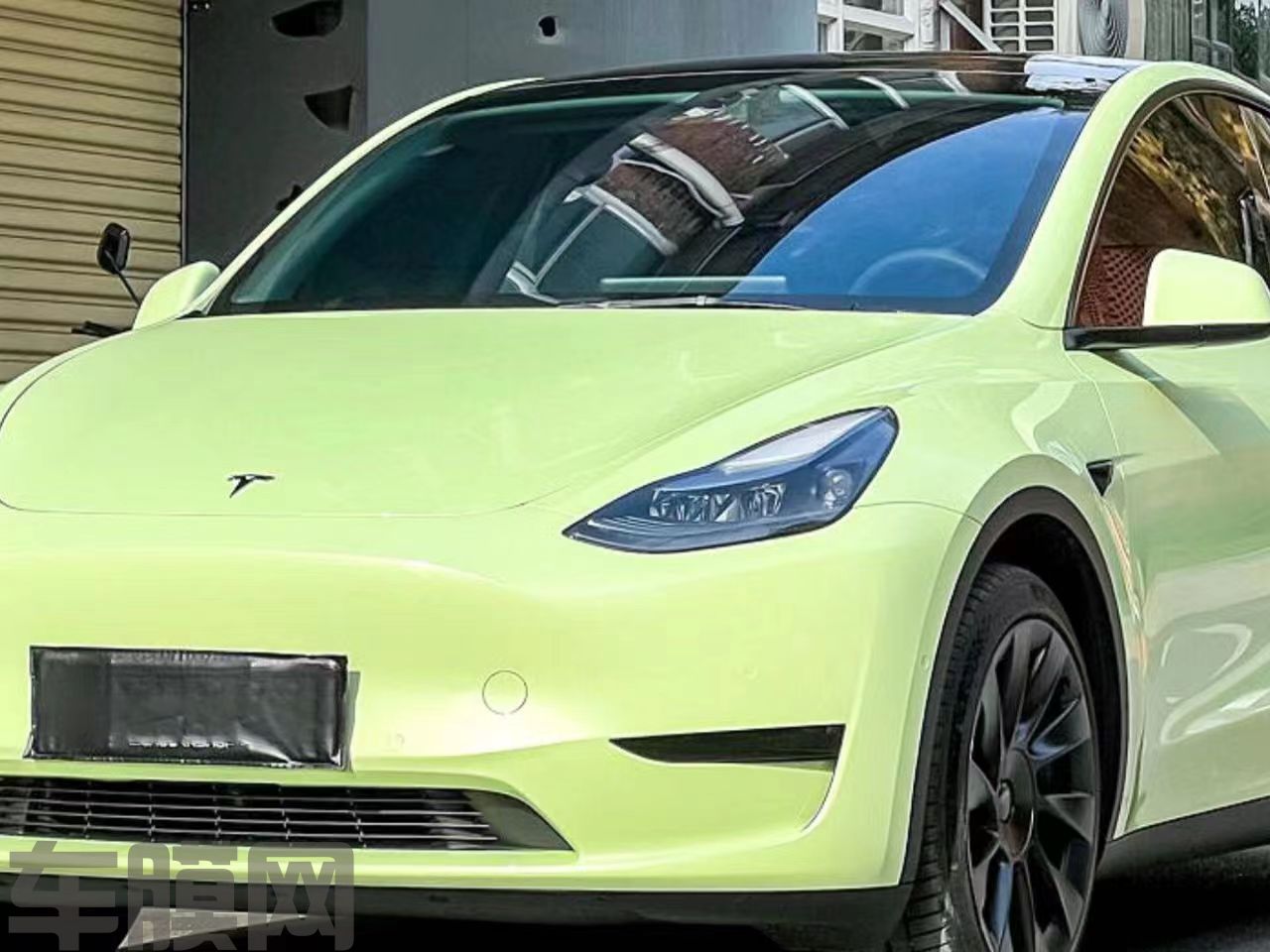 特斯拉Model Y 牛油果绿改色膜 效果图
