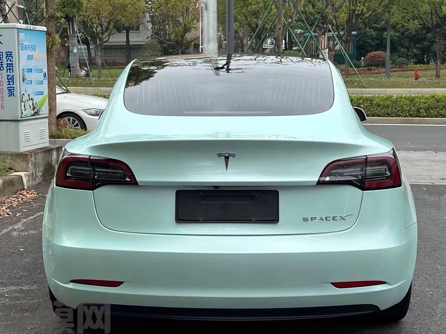 特斯拉Model 3 马卡龙月光玉改色膜 效果图