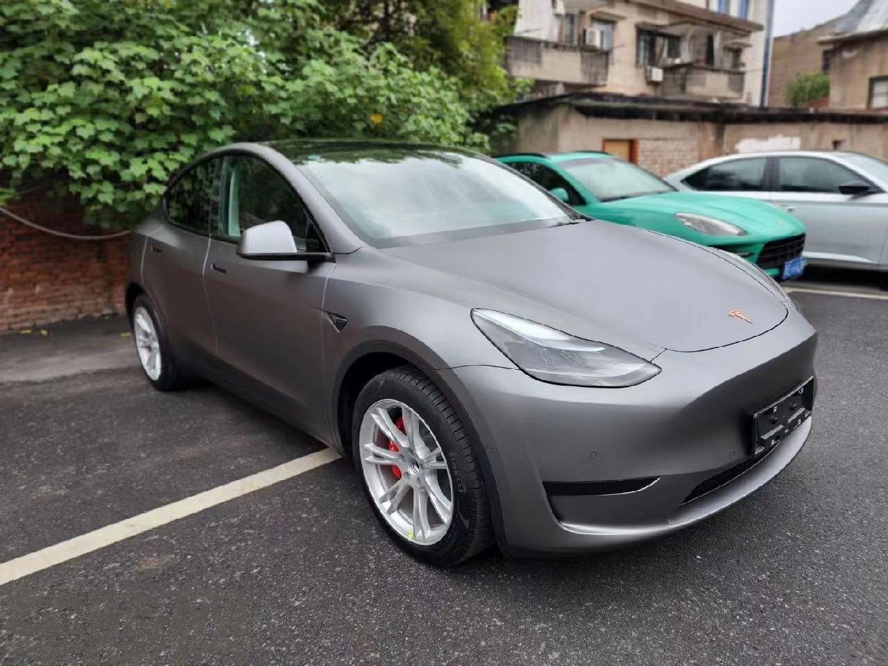 特斯拉Model Y AMG山灰改色膜 效果图