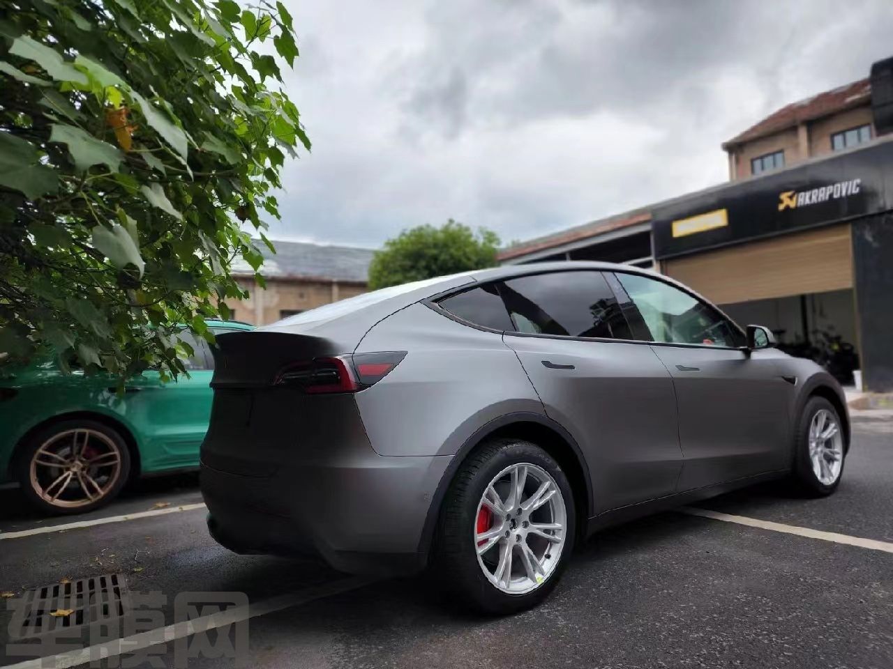 特斯拉Model Y AMG山灰改色膜 效果图