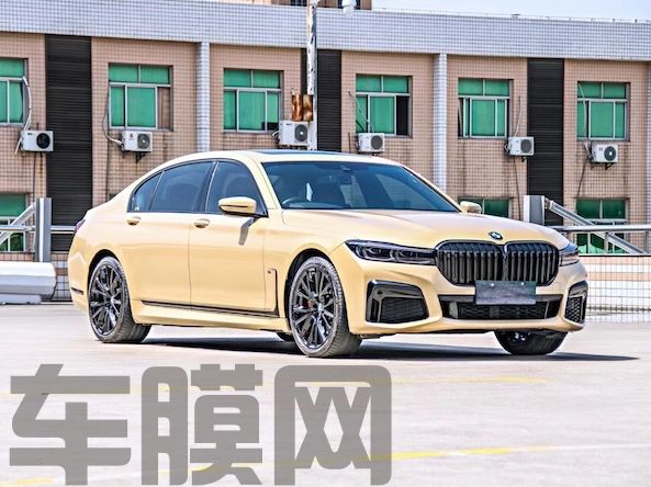 宝马7系 沙漠风暴黄改色膜 效果图
