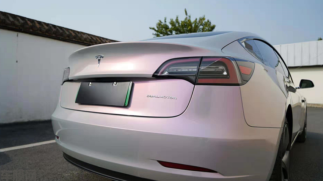 将极简主义坚持到底 特斯拉Model 3改色灰魅紫