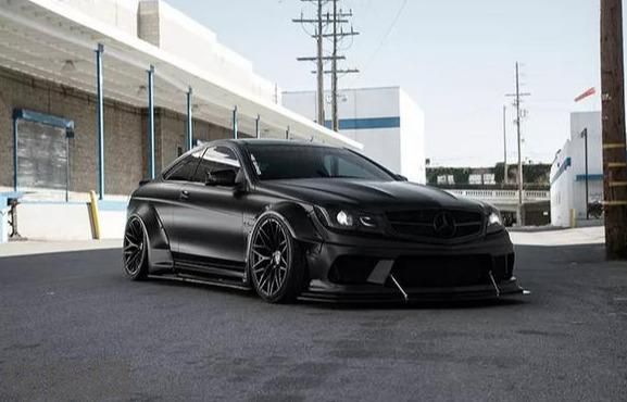 奔驰C63 AMG，宽体改装案例！