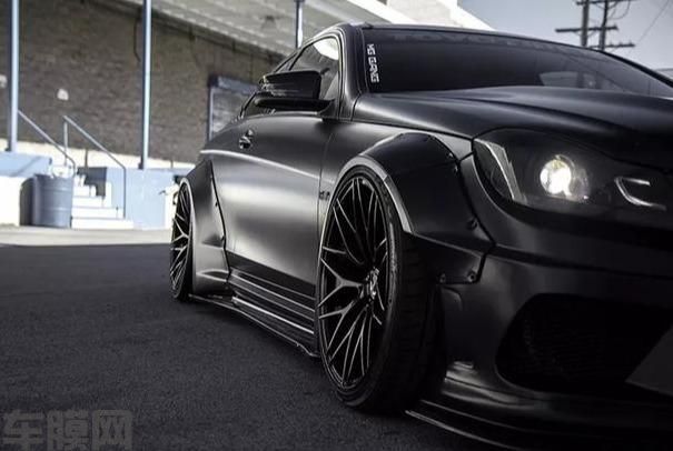 奔驰C63 AMG（W204）宽体改装案例