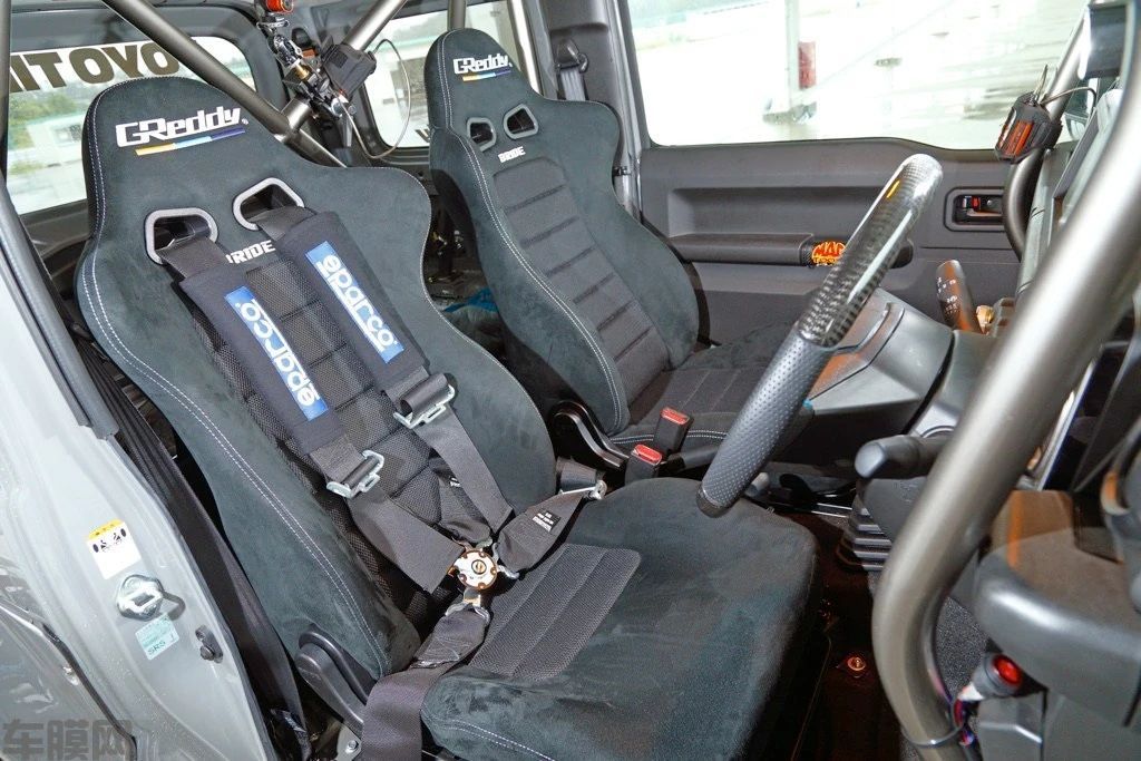 4-20120119440U52.jpg