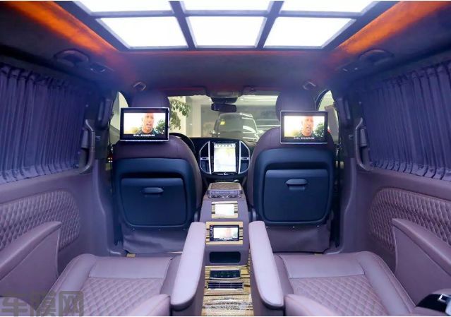 4-20121H0333Y23.jpg